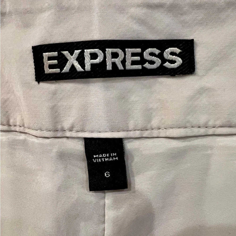 Express Obi Belt Cream Khaki Shorts Tailored Sash Cuffed Size 6 - Picture 9 of 9